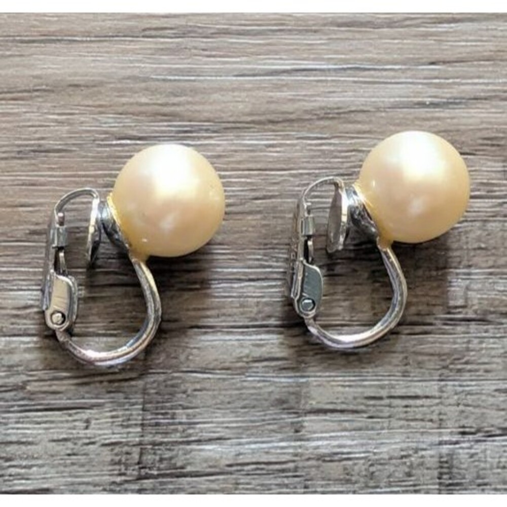 Vintage Clip On Earrings Faux Pearl Stylish - Stamped Japan